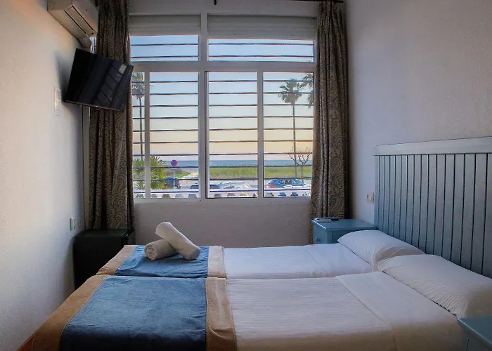 Playa Conil - Beachfront & 酒店 *